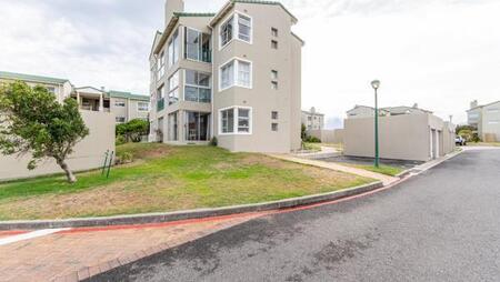 1 Bedroom Apartment in Greenways