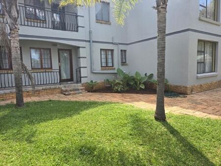 3 Bedroom Townhouse in Kameeldrift East