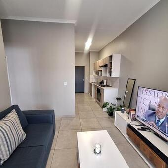 2 Bedroom Apartment in Glen Marais
