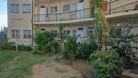 1 Bedroom Flat in Dagbreek