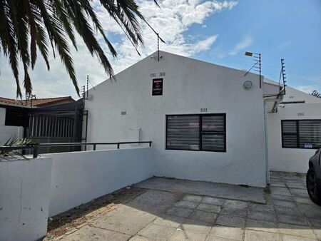 2 Bedroom house to rent in Ravensmead, Parow