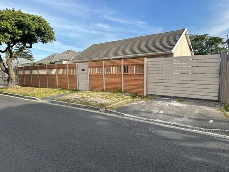 3 Bedroom house to rent in Penlyn Estate, Cape Town