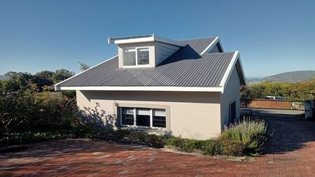 1 Bedroom duplex apartment to rent in Westhill, Knysna