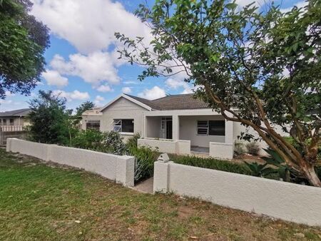 3 Bedroom house to rent in Newton Park, Port Elizabeth