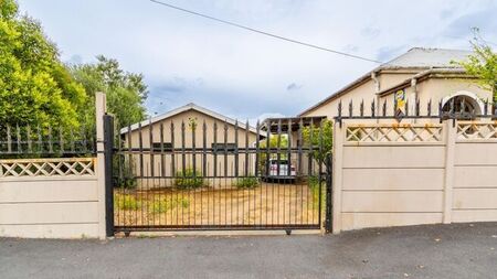 2 Bedroom flat to rent in Charleston Hill, Paarl