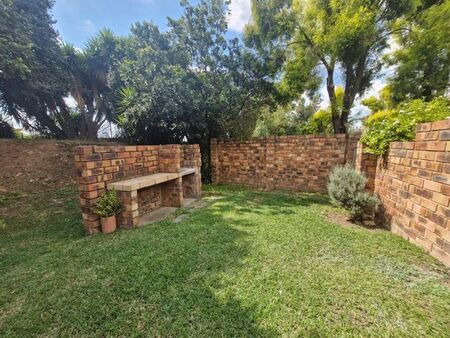 2 Bedroom duplex townhouse - sectional to rent in Wapadrand, Pretoria