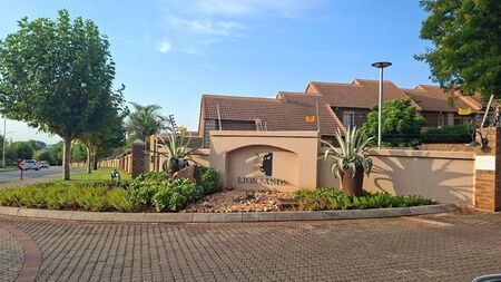 2 Bedroom duplex apartment to rent in Mooikloof Ridge, Pretoria