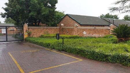 3 Bedroom townhouse - sectional to rent in Equestria, Pretoria