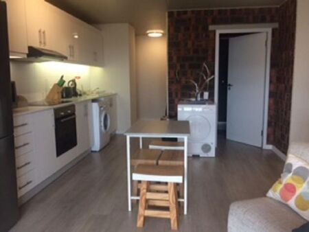 2 Bedroom apartment to rent in Observatory, Cape Town