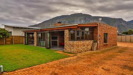 3 Bedroom House in Bettys Bay