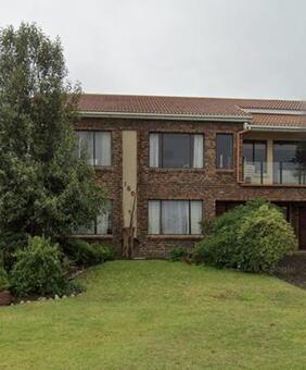 3 Bedroom Duplex in Glentana