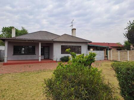 3 Bedroom House in Dersley