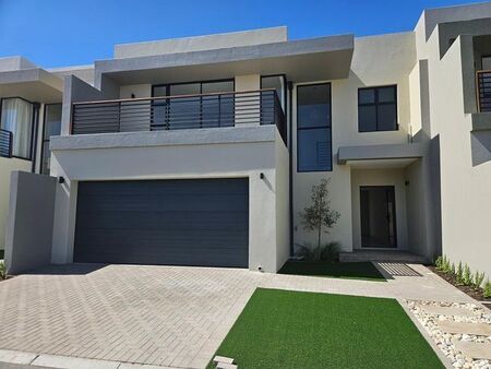 4 Bedroom house to rent in Sandown, Blouberg