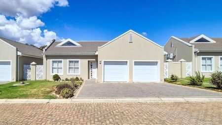 3 Bedroom house to rent in De Zoete Inval, Paarl