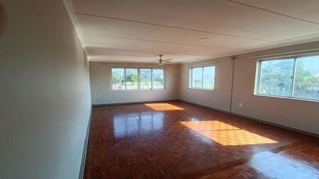2 Bedroom flat to rent in Bluff, Durban