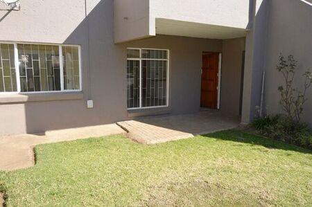 1 Bedroom townhouse - sectional to rent in Brackendowns, Alberton