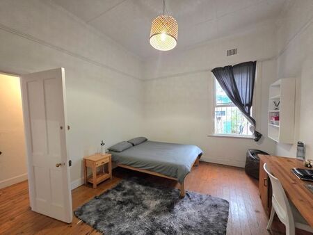 1 Bedroom house to rent in Observatory, Cape Town