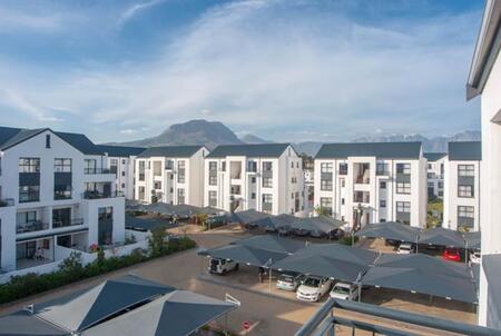 1 Bedroom Apartment in De Velde