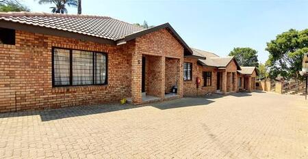 1 Bedroom Townhouse in Louis Trichardt