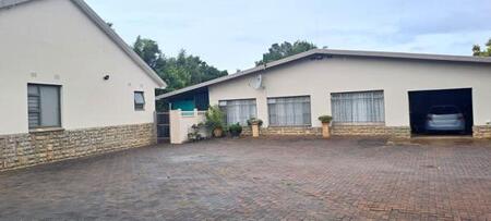 2 Bedroom Flat in Mooilande