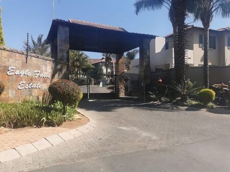 4 Bedroom townhouse - sectional to rent in Amorosa, Roodepoort
