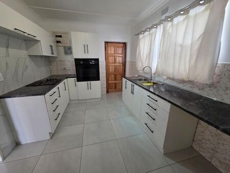 3 Bedroom house to rent in Penlyn Estate, Cape Town