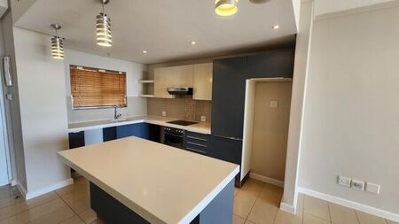 2 Bedroom apartment to rent in Claremont Upper, Cape Town