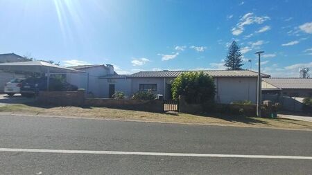 5 Bedroom house to rent in Linkside, Mossel Bay