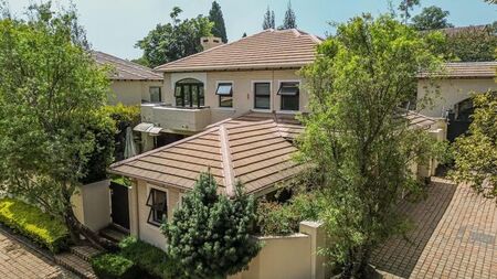 3 Bedroom duplex townhouse - freehold to rent in Woodmead, Sandton