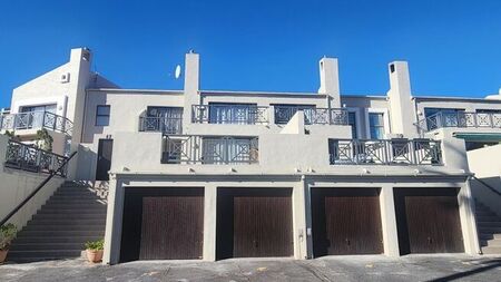 3 Bedroom duplex townhouse - sectional to rent in Beach Estate, Hout Bay