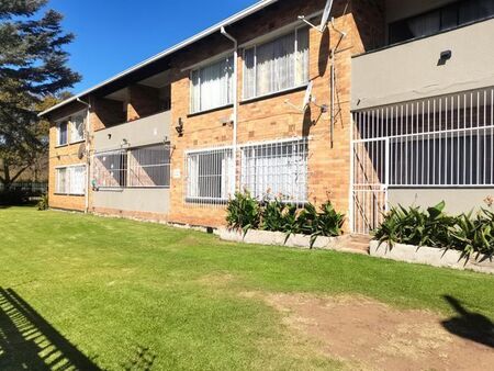 2 Bedroom flat to rent in Florida Lake, Roodepoort