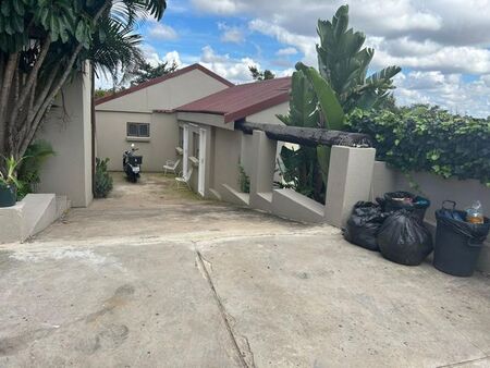 1 Bedroom bachelor to rent in Reyno Ridge, Witbank