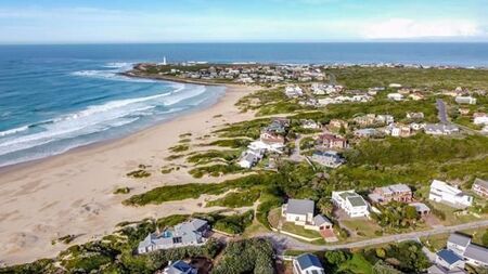 5 Bedroom House in Cape St Francis