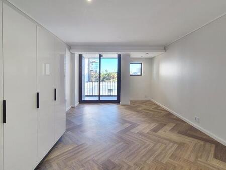 Studio Apartment in Century City