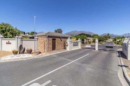 3 Bedroom Townhouse in Wellington North