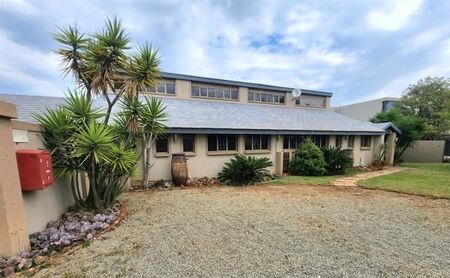 2 Bedroom House in Sable Hills Waterfront Estate