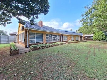 3 Bedroom House in Rothdene