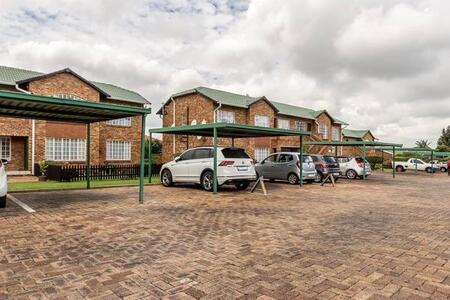 2 Bedroom Townhouse in Farrarmere