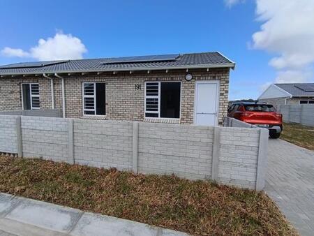 2 Bedroom Simplex in Fairview