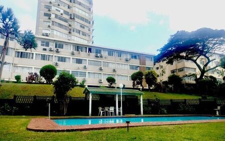 1 Bedroom bachelor flat to rent in Berea West, Durban