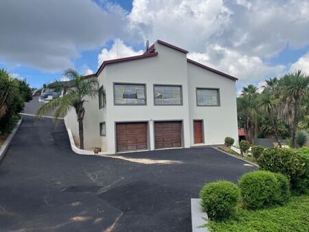 4 Bedroom house to rent in Roodekrans, Roodepoort
