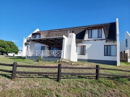 4 Bedroom House in Stilbaai Wes