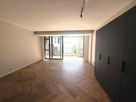 Studio Apartment in Century City