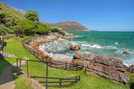 1 Bedroom Apartment in Hout Bay Central