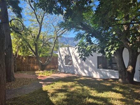 2 Bedroom House in Hout Bay Central
