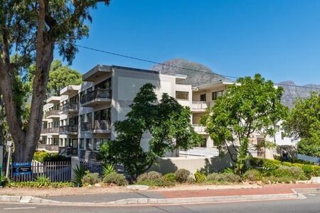 2 Bedroom Apartment in Hout Bay Central