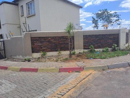 3 Bedroom Townhouse in Elspark