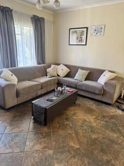 2 Bedroom Apartment in Zwartkop