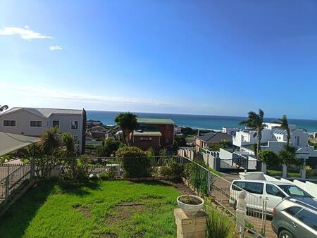 2 Bedroom Flat in Wavecrest