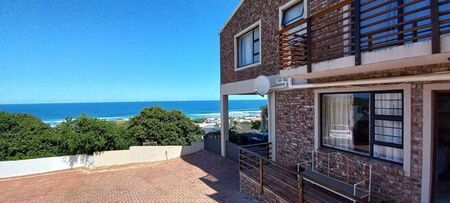 1 Bedroom bachelor flat to rent in Groot Brakrivier Central